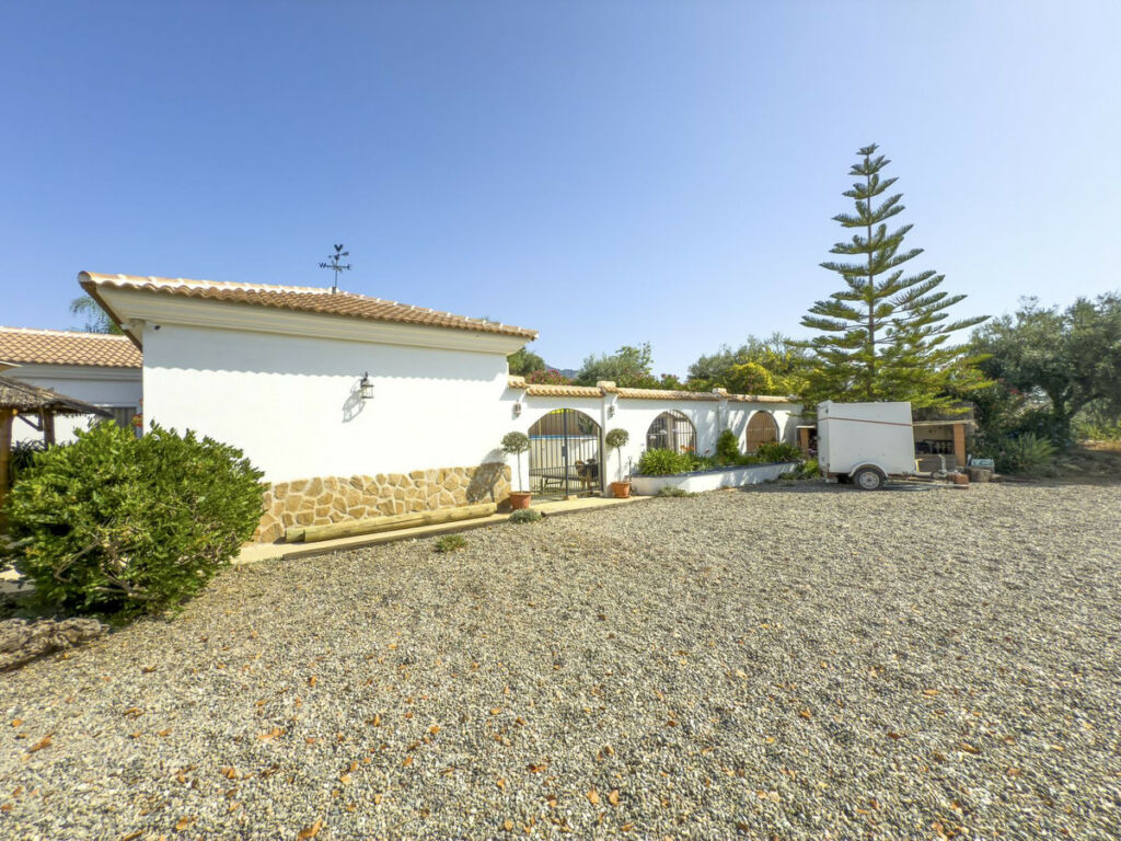 Finca - Cortijo Tolox Málaga - image 40