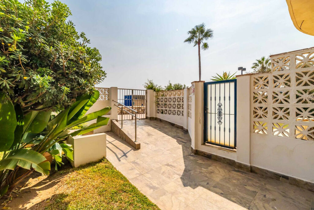 Middle Floor Apartment Fuengirola Málaga - image 40