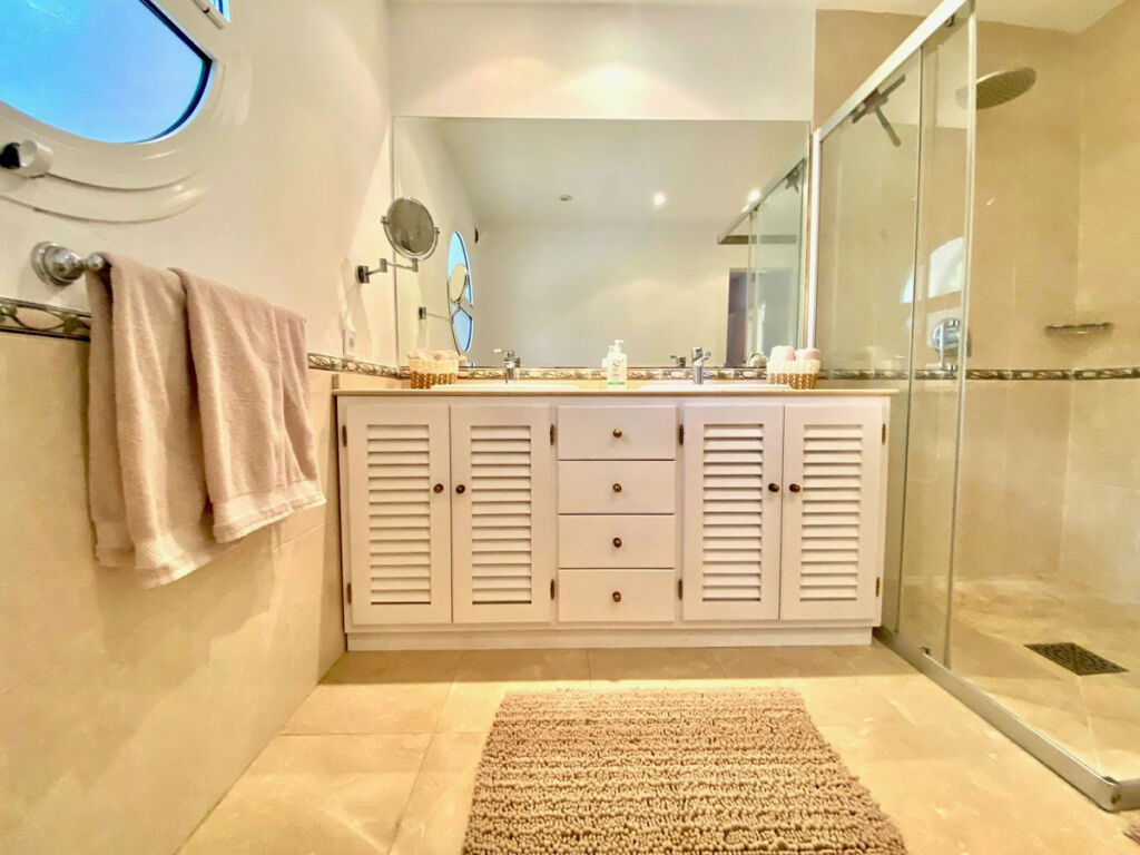 Detached Villa Marbella Málaga - image 40