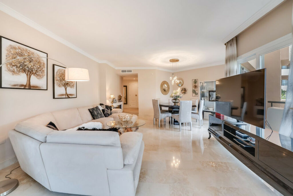 Middle Floor Apartment Elviria Málaga - image 40