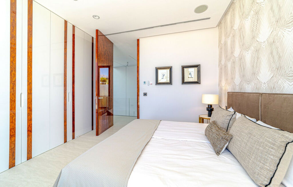 Detached Villa Nueva Andalucía Málaga - image 36