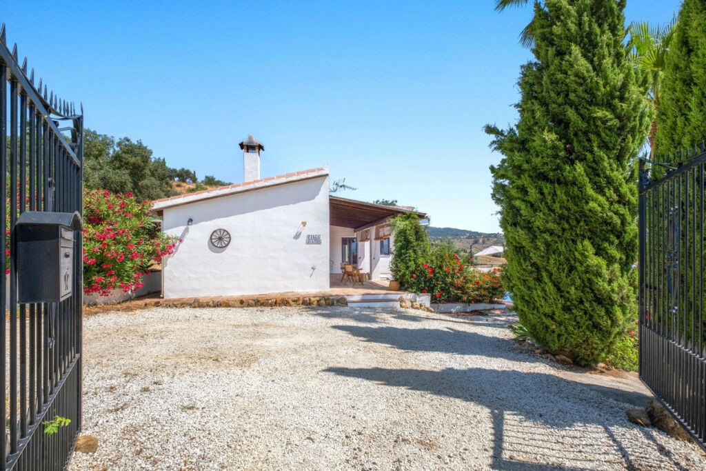 Finca - Cortijo Tolox Málaga - image 41