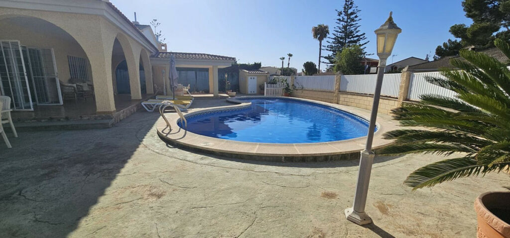 Detached Villa Campoamor Alicante - image 42