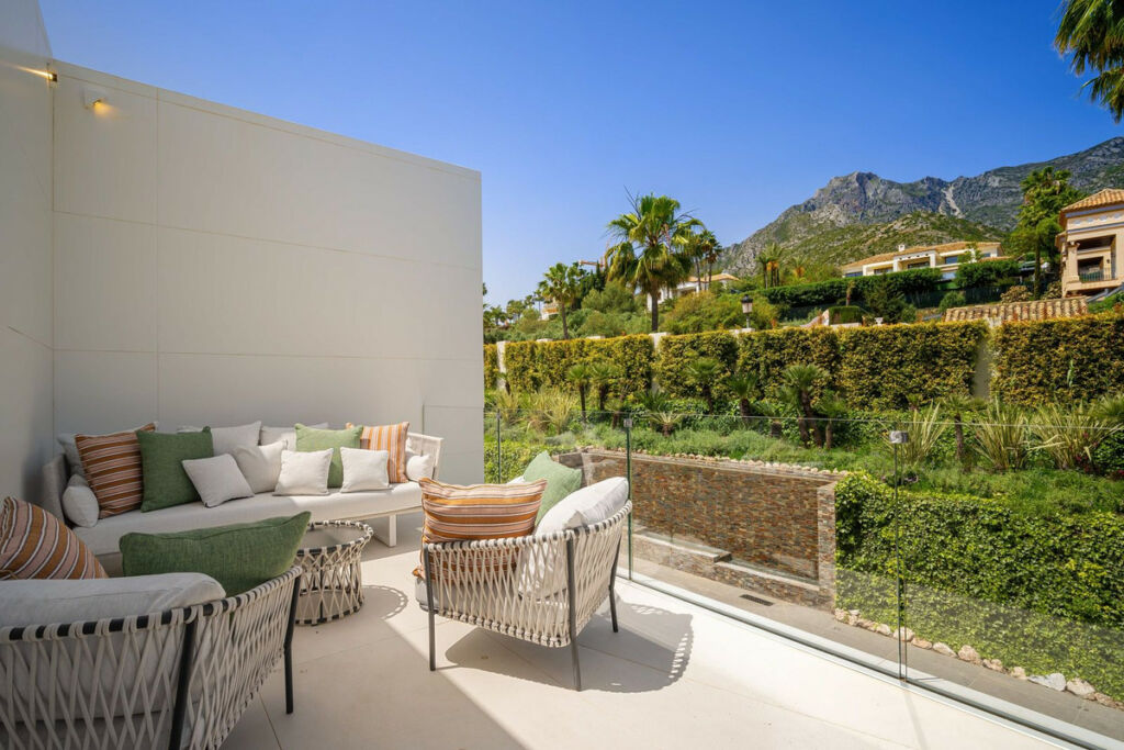Detached Villa Sierra Blanca Málaga - image 42