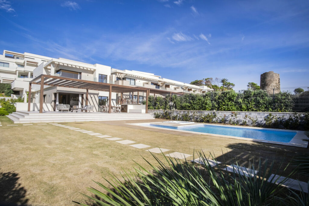 Detached Villa New Golden Mile Málaga - image 40