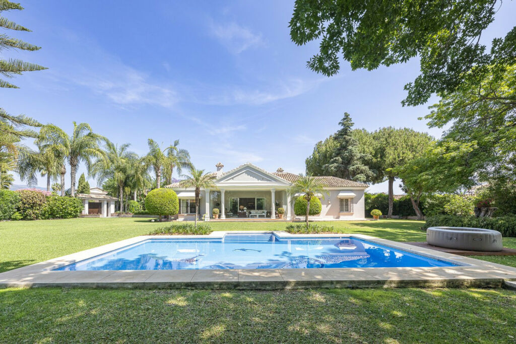 Detached Villa Guadalmina Alta Málaga - image 42