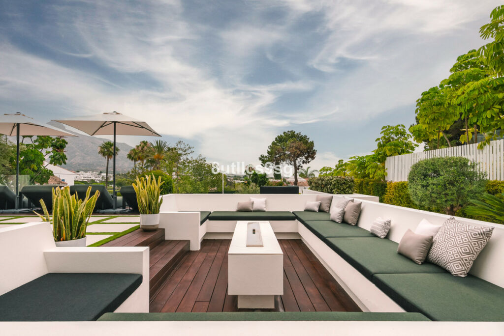 Detached Villa Nueva Andalucía Málaga - image 42
