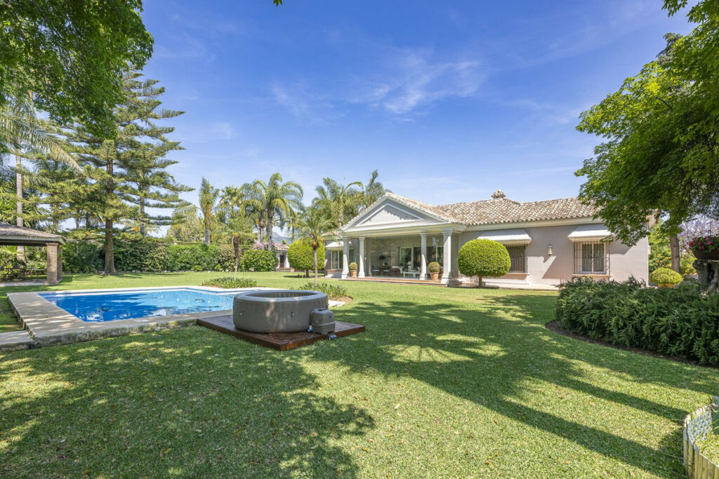 Detached Villa Guadalmina Alta Málaga - image 43