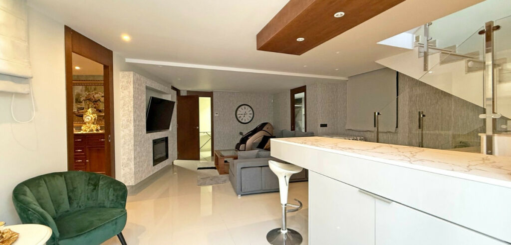 Detached Villa Villamartin Alicante - image 43