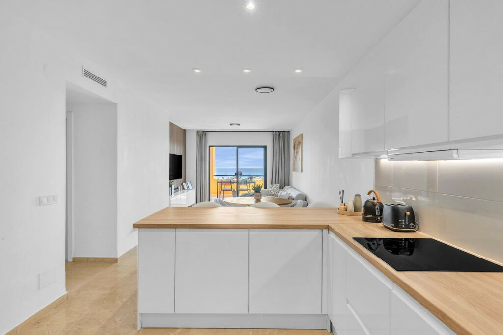 Middle Floor Apartment Estepona Málaga - image 43