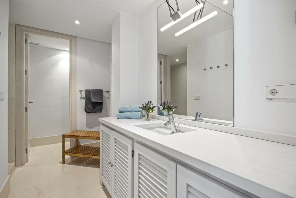 Detached Villa Benahavís Málaga - image 43