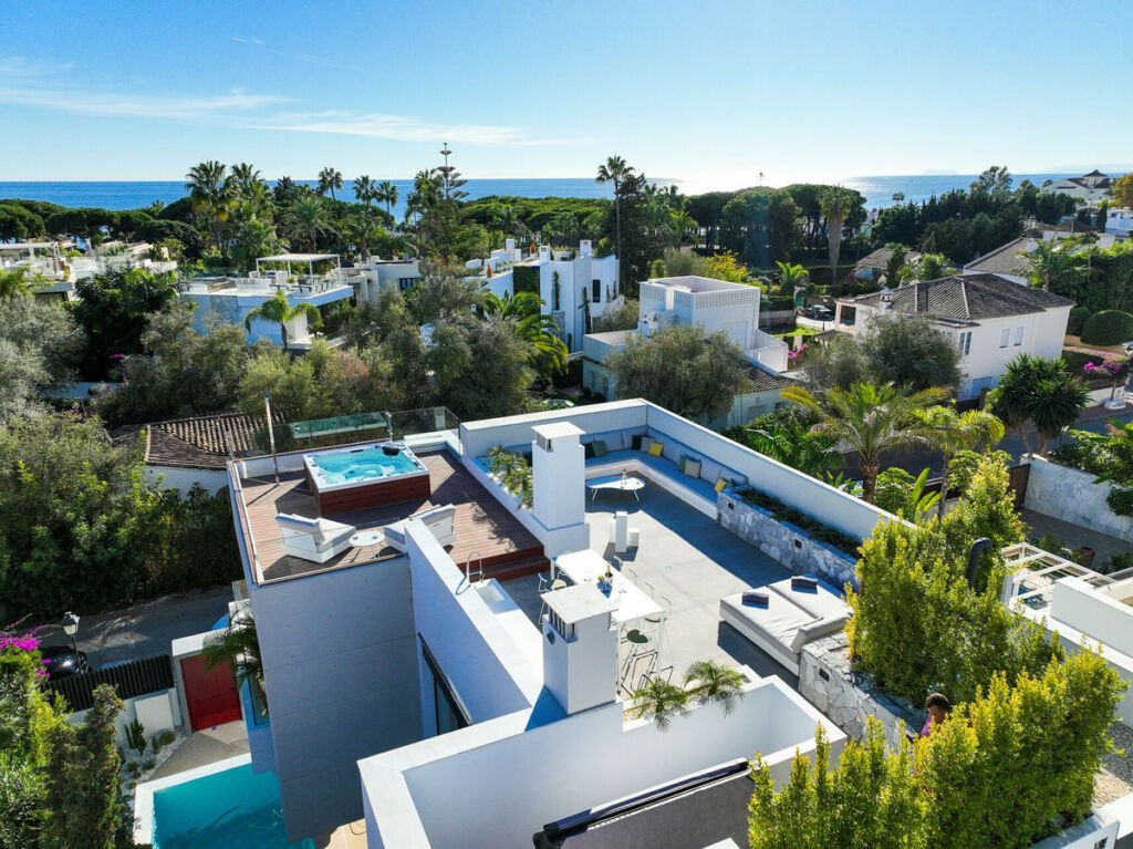 Detached Villa The Golden Mile Málaga - image 43