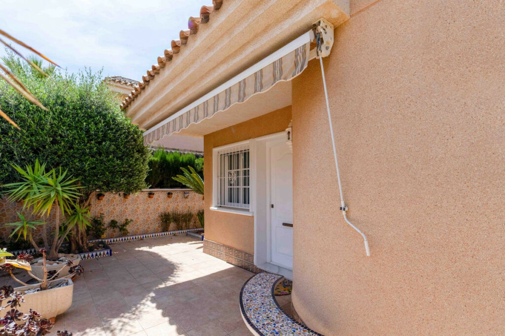 Detached Villa Punta Prima Alicante - image 44