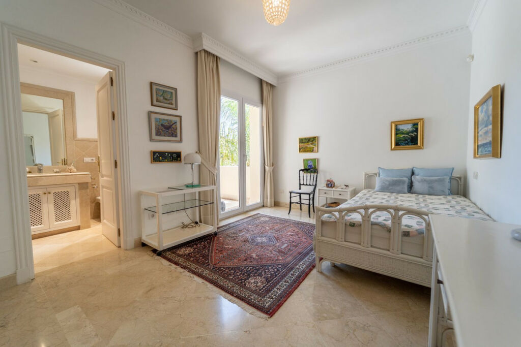 Middle Floor Apartment Nueva Andalucía Málaga - image 44