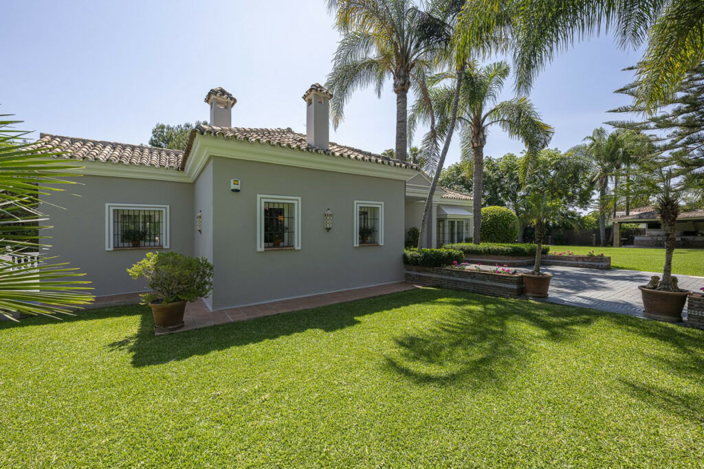 Detached Villa Guadalmina Alta Málaga - image 44