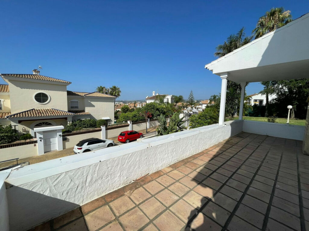 Detached Villa Estepona Málaga - image 44
