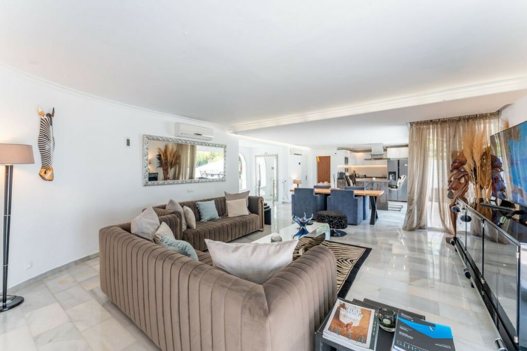 Detached Villa Calahonda Málaga - image 45