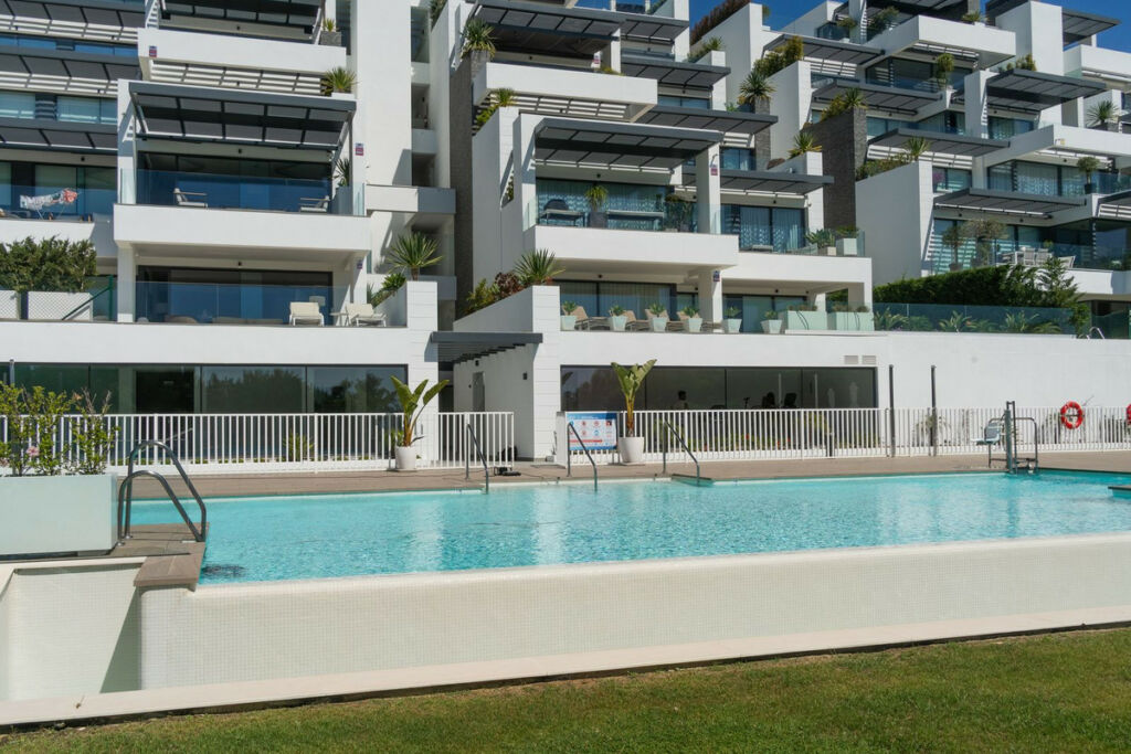 Middle Floor Apartment Benahavís Málaga - image 46