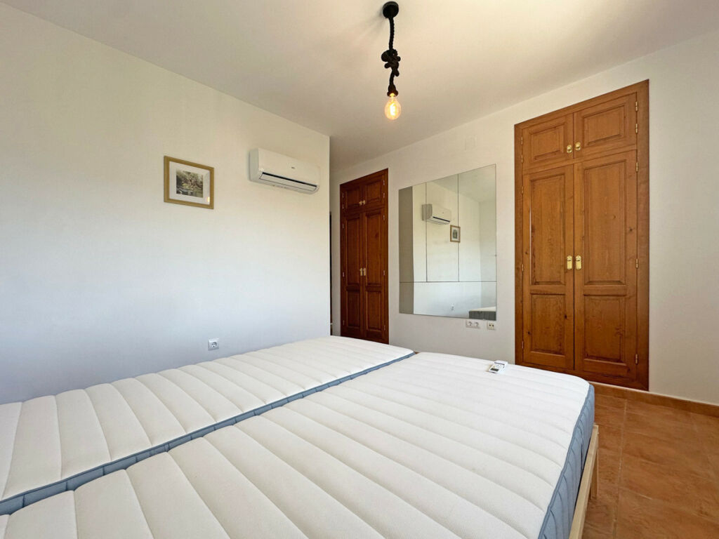 Detached Villa Jalon Alicante - image 46