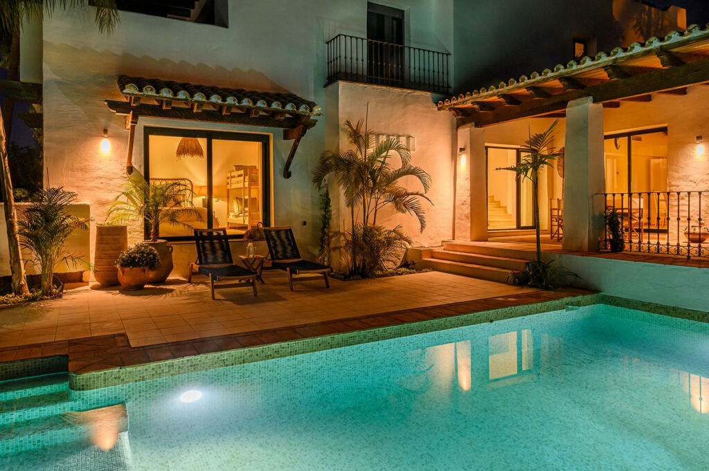 Detached Villa Estepona Málaga - image 42