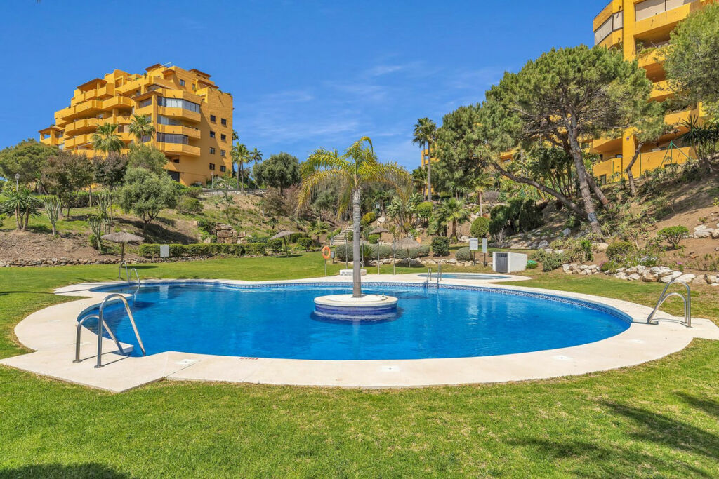 Middle Floor Apartment Estepona Málaga - image 47