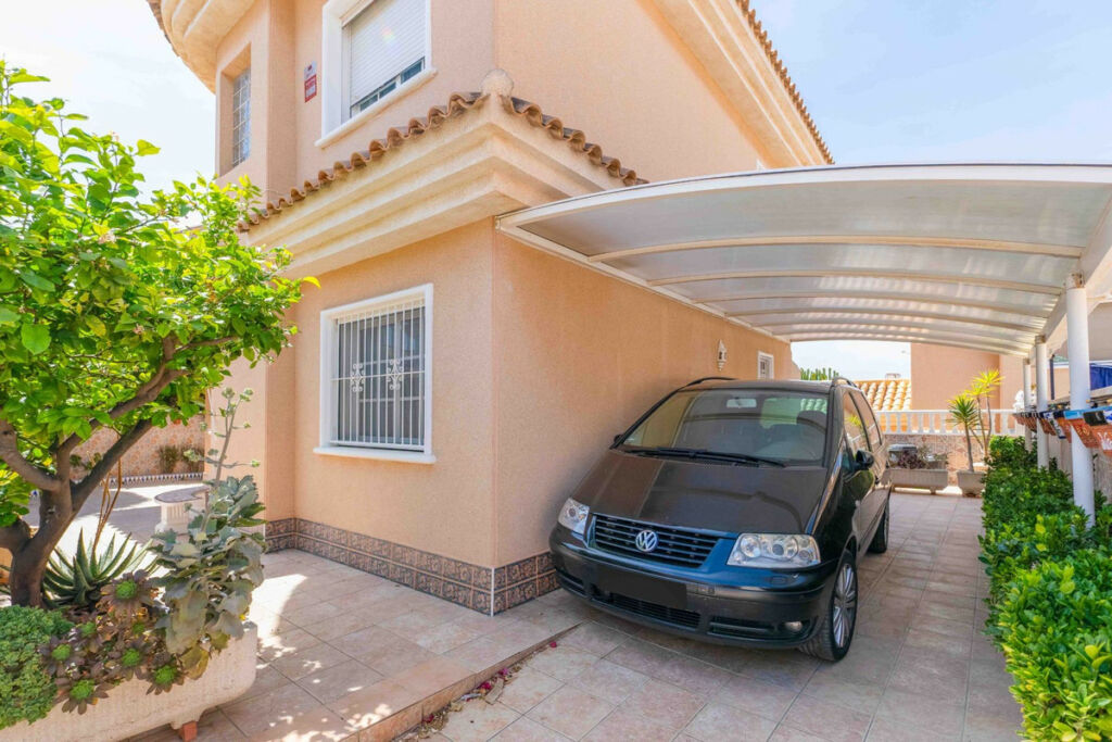 Detached Villa Punta Prima Alicante