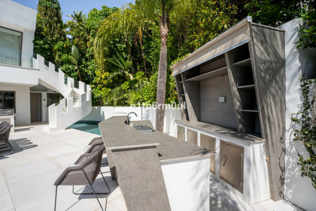 Detached Villa La Quinta Málaga - image 48