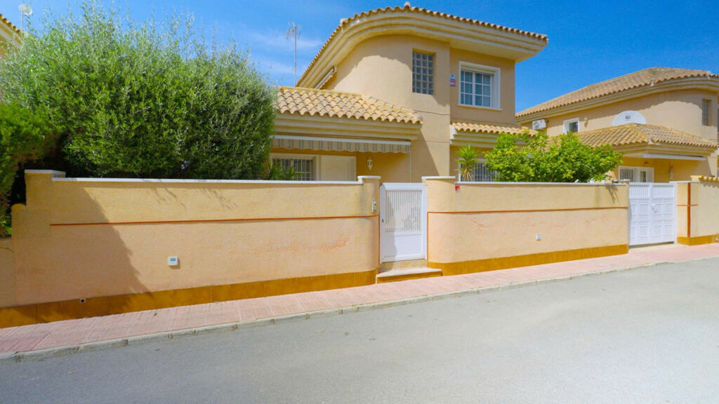 Detached Villa Punta Prima Alicante - image 48