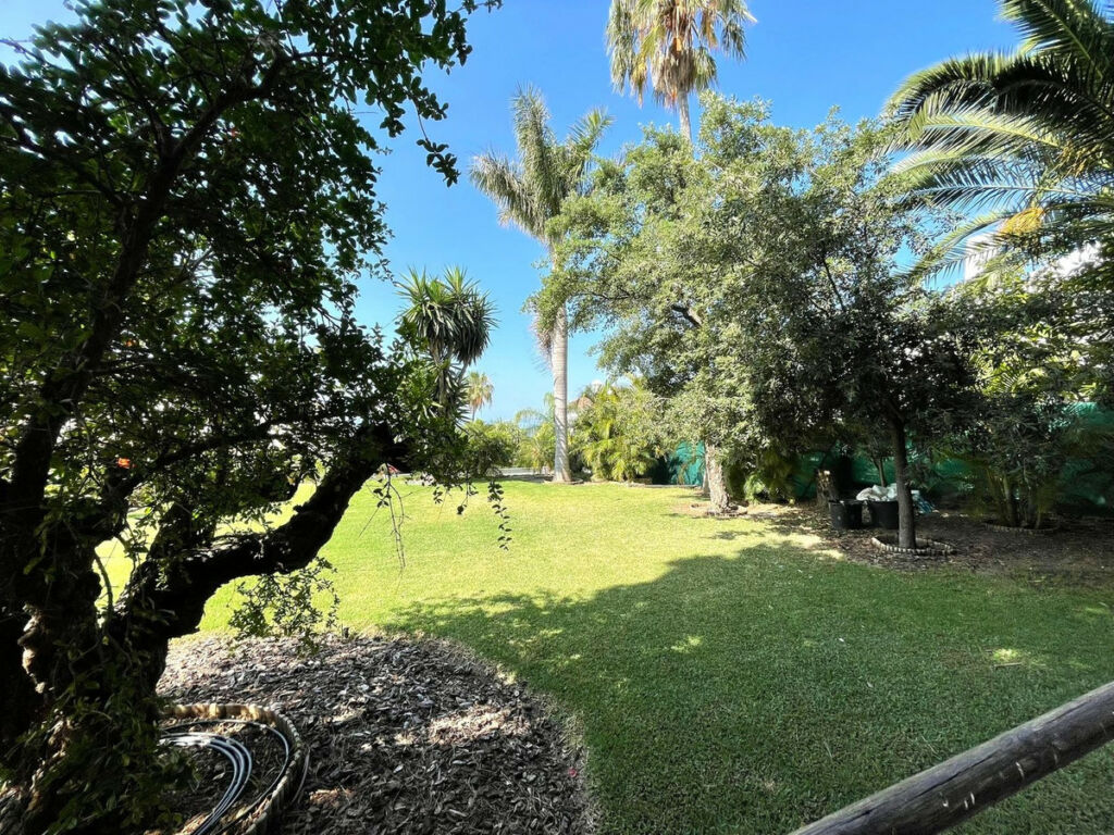 Detached Villa Estepona Málaga - image 48