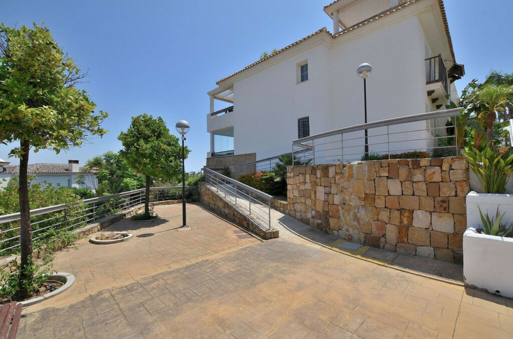 Penthouse Torrequebrada Málaga - image 48