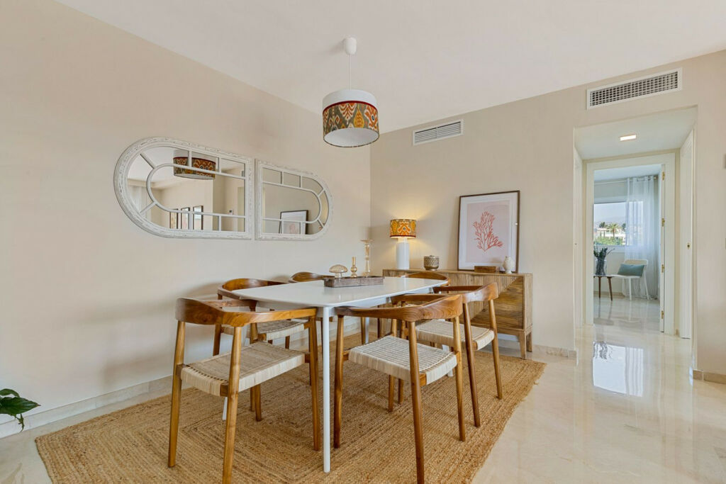 Middle Floor Apartment Nueva Andalucía Málaga - image 6