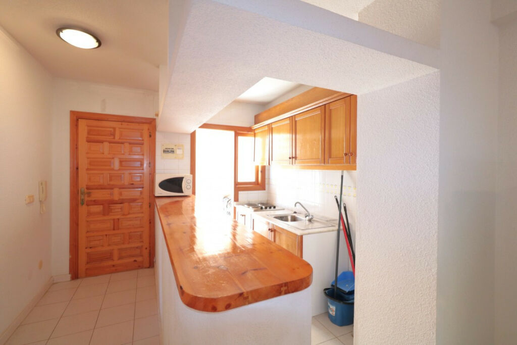 Middle Floor Apartment Mar Azul Alicante - image 5