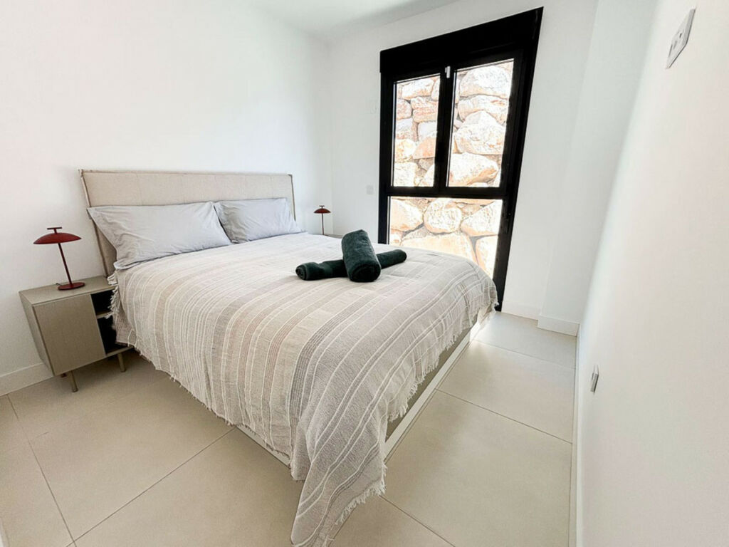 Middle Floor Apartment Fuengirola Málaga - image 5