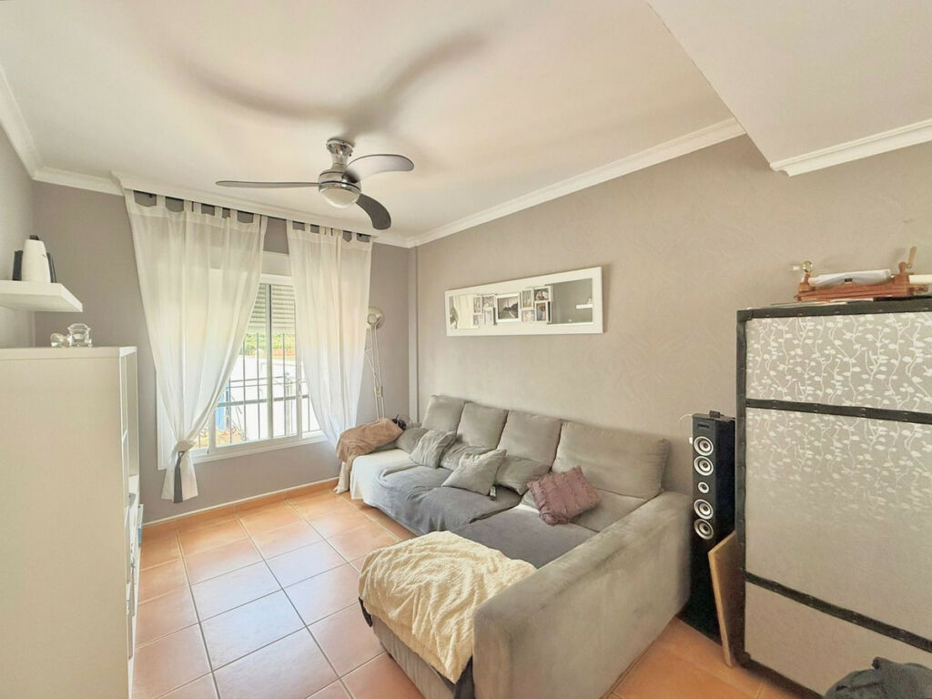 Townhouse Torreblanca Málaga - image 5
