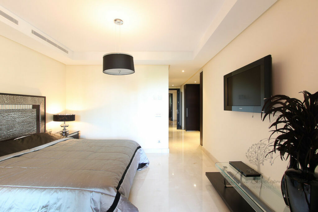 Ground Floor Apartment Puerto Banús Málaga - image 5
