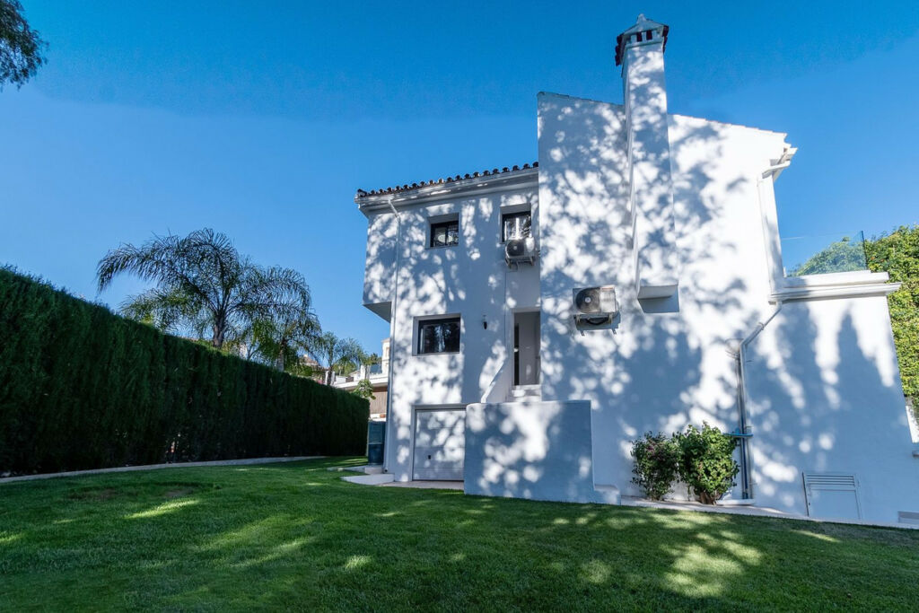 Detached Villa Marbella Málaga - image 5