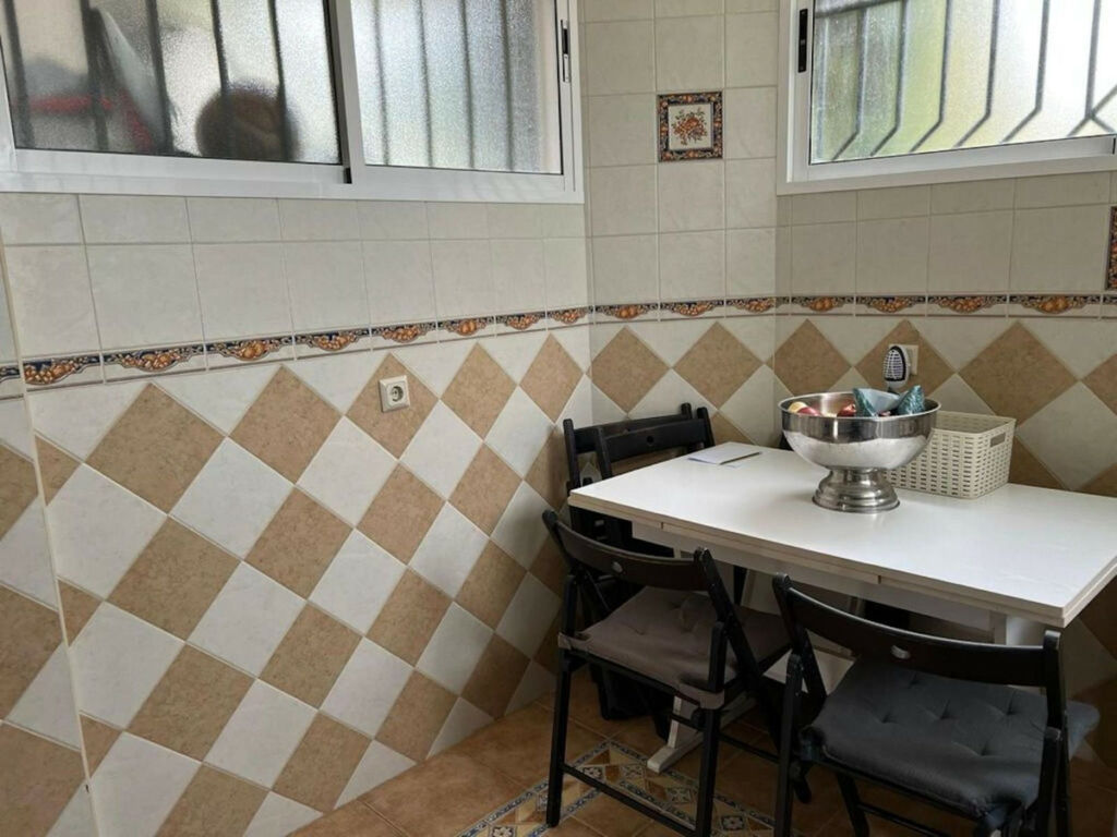 Townhouse Estepona Málaga - image 5