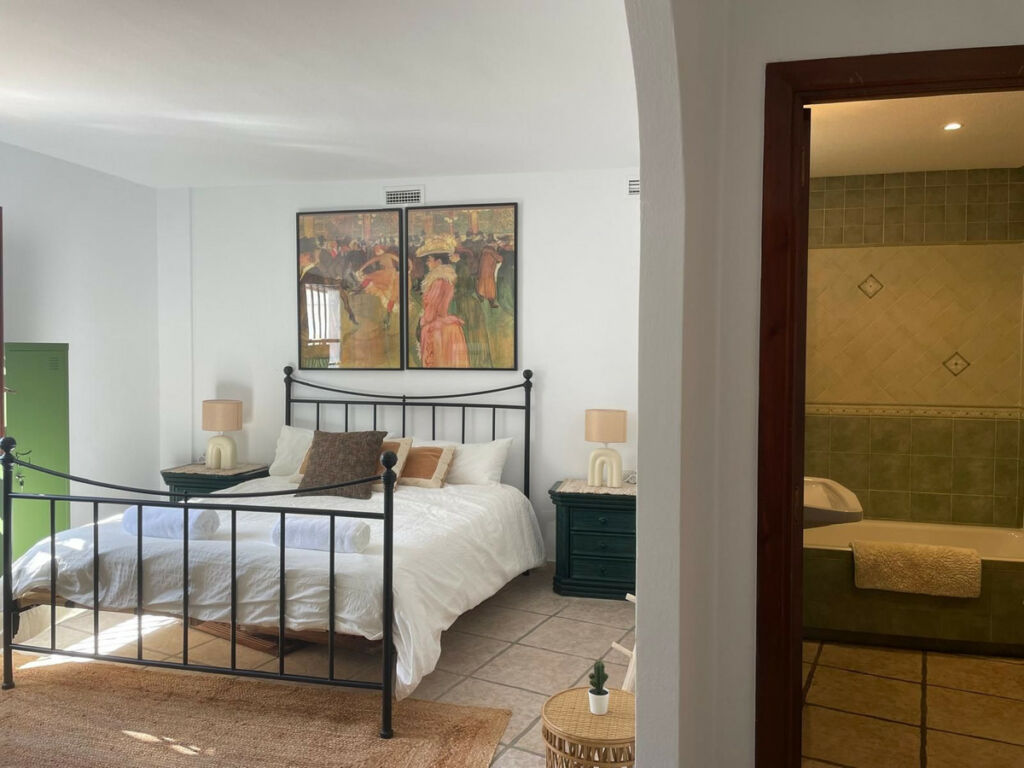 Ground Floor Apartment Puerto de Cabopino Málaga - image 5