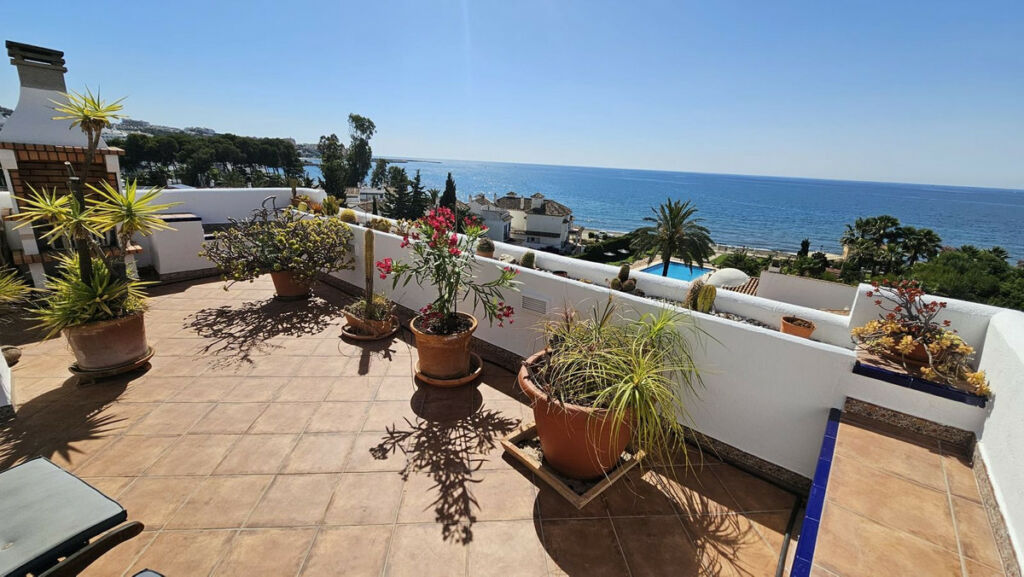 Top Floor Apartment Estepona Málaga - image 5