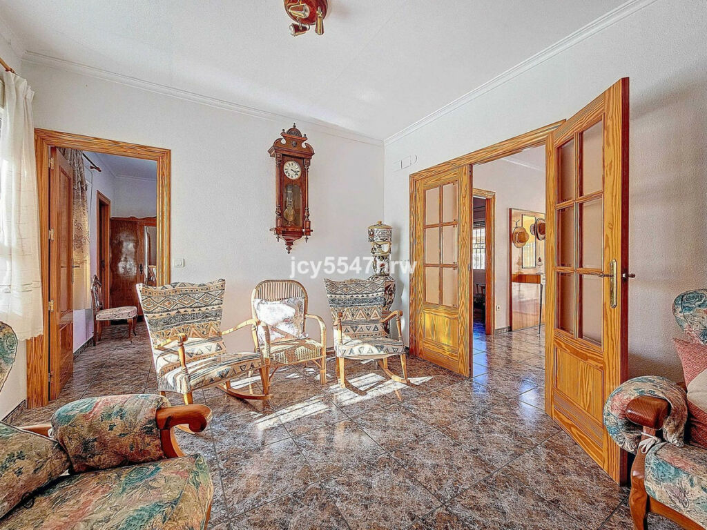 Townhouse Pinoso Alicante - image 5