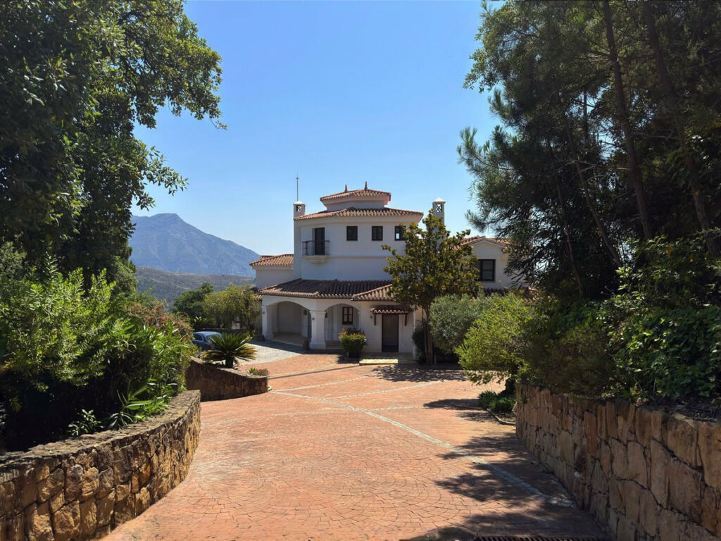 Detached Villa La Zagaleta Málaga - image 5