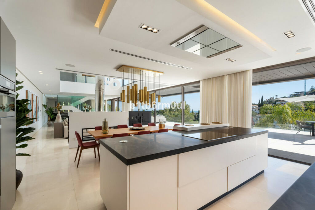 Detached Villa La Quinta Málaga - image 5