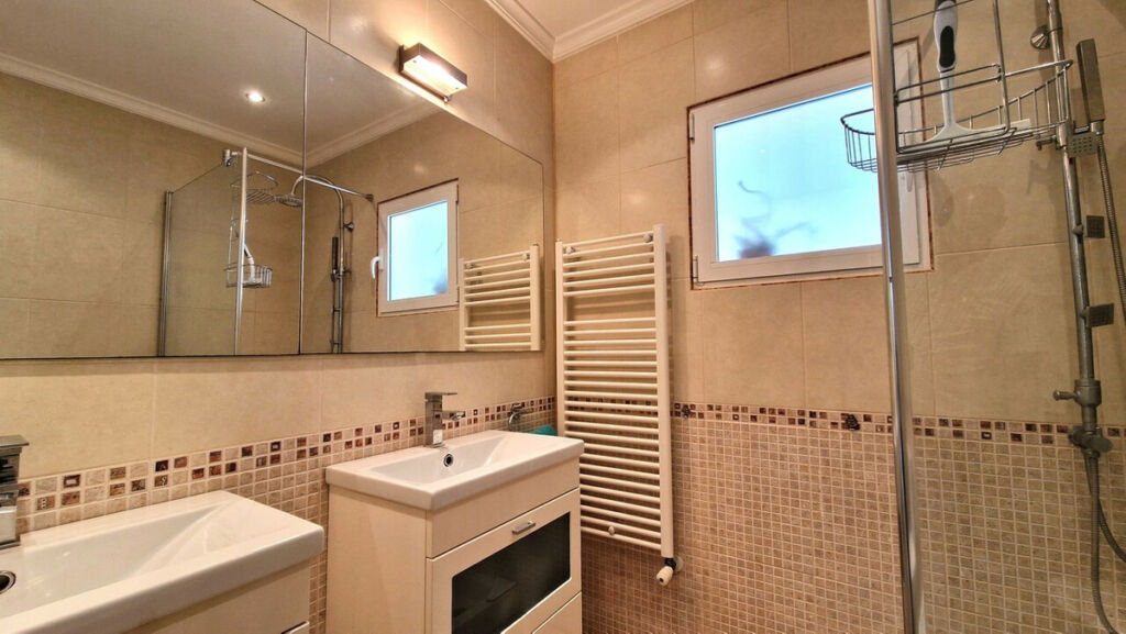 Detached Villa Adsubia Alicante - image 5