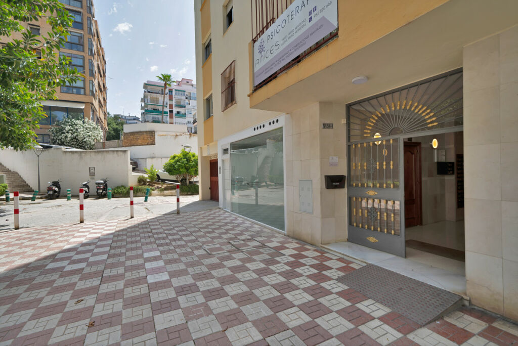 Middle Floor Apartment Marbella Málaga - image 5