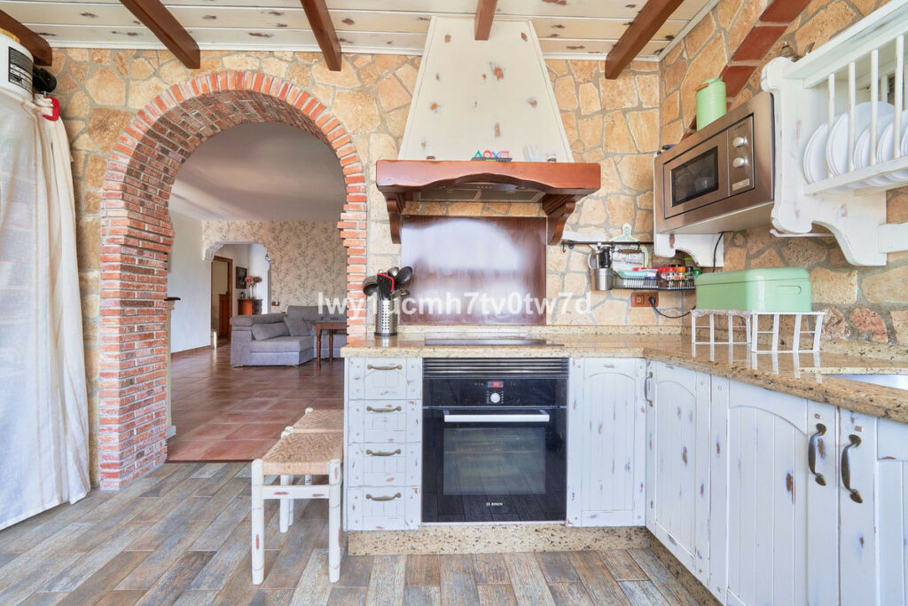 Detached Villa Alhaurín de la Torre Málaga - image 5