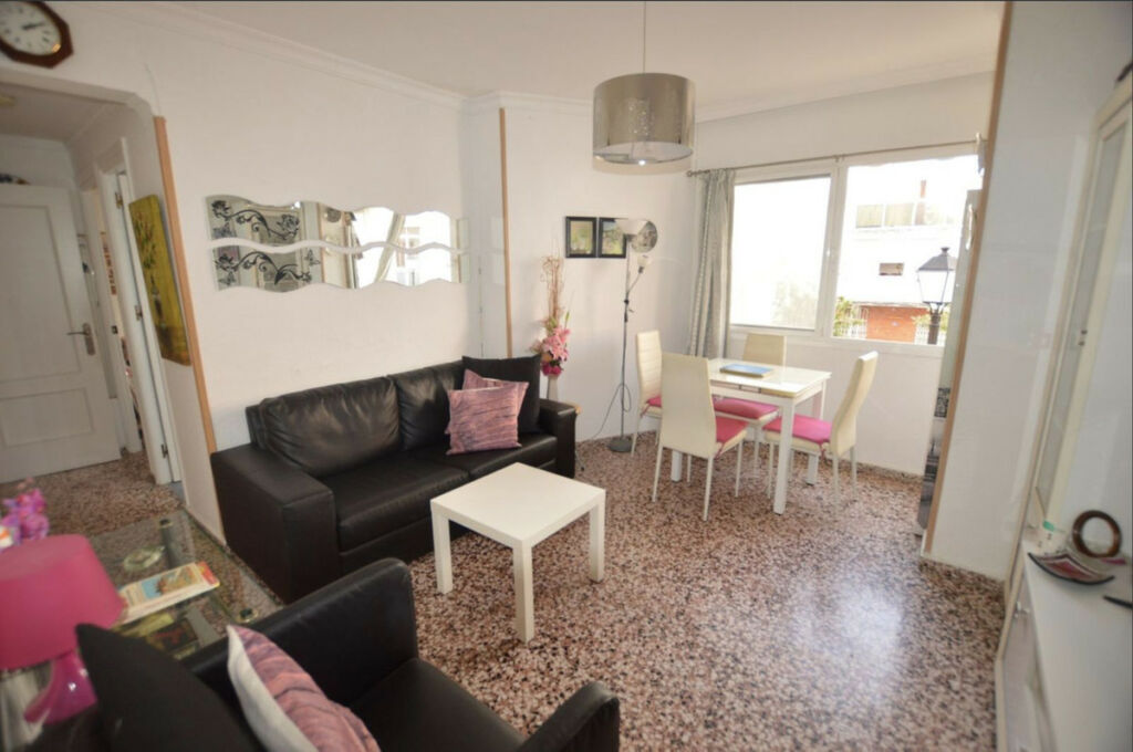 Middle Floor Apartment Fuengirola Málaga - image 4
