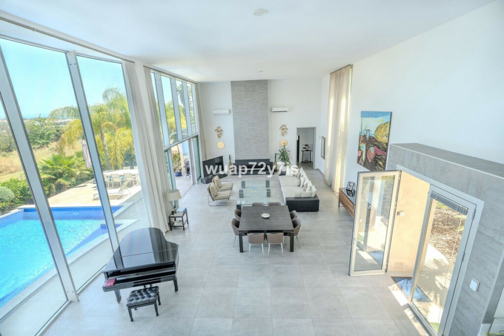 Detached Villa Benahavís Málaga - image 5