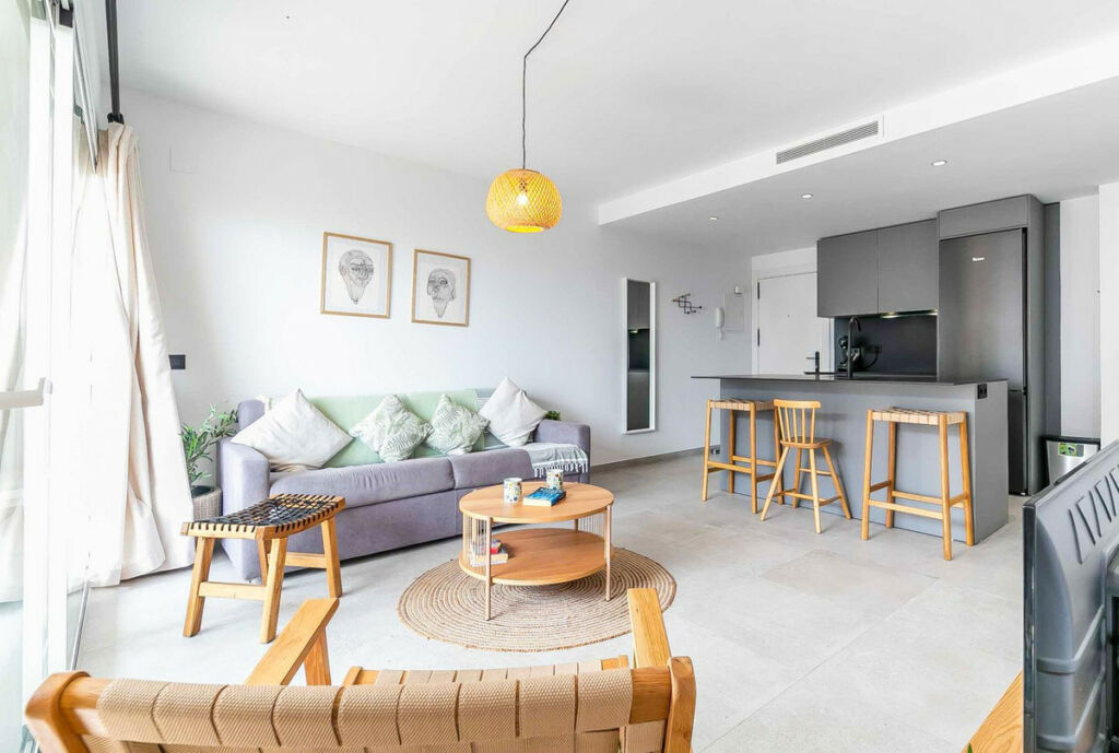 Middle Floor Apartment Fuengirola Málaga - image 5
