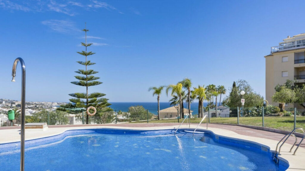 Ground Floor Apartment La Cala Málaga - image 5