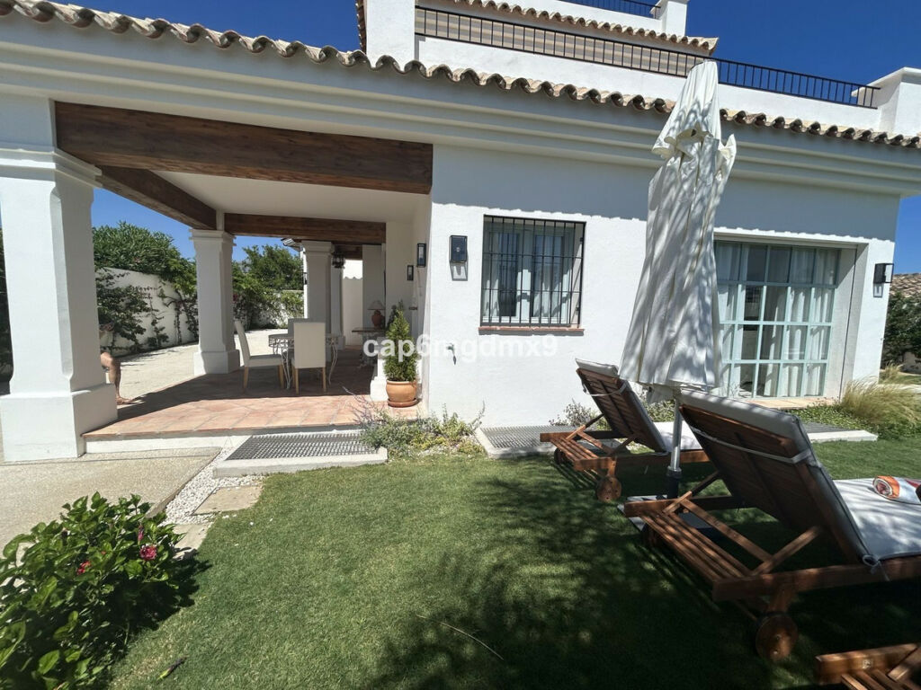 Detached Villa San Pedro de Alcántara Málaga - image 5